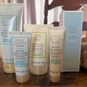 Mary Kay Satin Hands Set